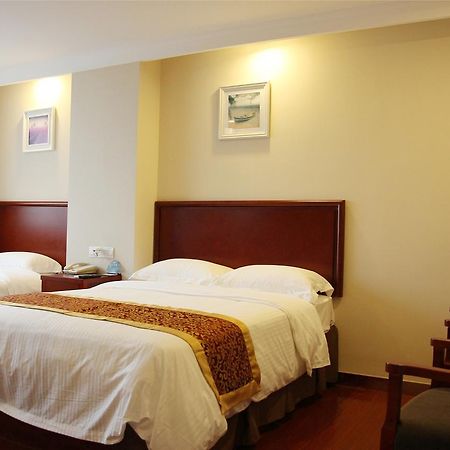 Greentree Inn Huai'An Bus Station Golden Eagle Xinya Huaihai Road Business Hotel מראה חיצוני תמונה