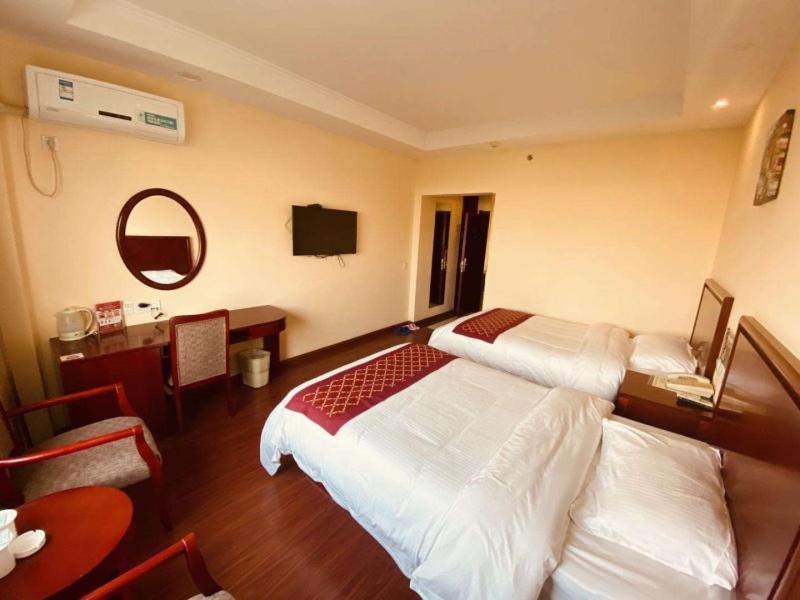 Greentree Inn Huai'An Bus Station Golden Eagle Xinya Huaihai Road Business Hotel מראה חיצוני תמונה