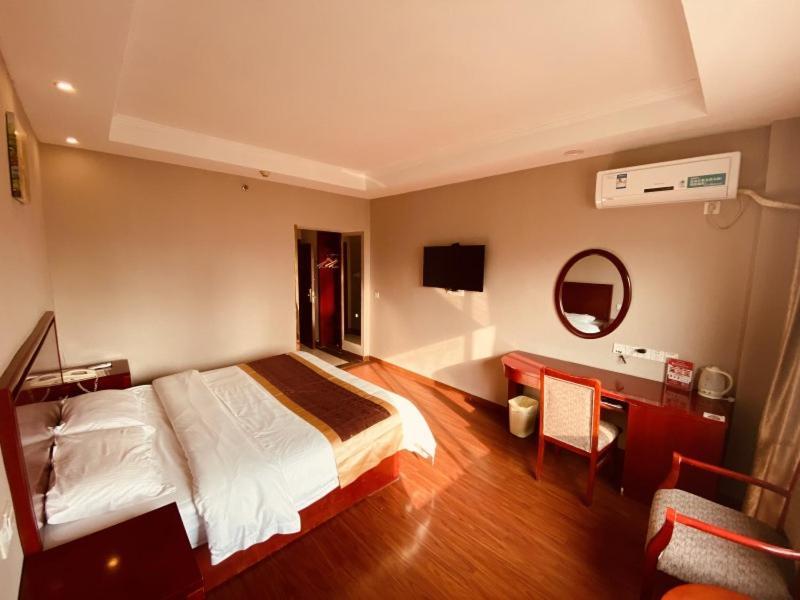 Greentree Inn Huai'An Bus Station Golden Eagle Xinya Huaihai Road Business Hotel מראה חיצוני תמונה