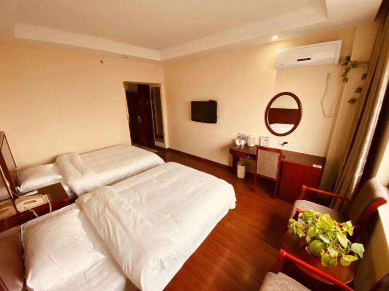 Greentree Inn Huai'An Bus Station Golden Eagle Xinya Huaihai Road Business Hotel מראה חיצוני תמונה