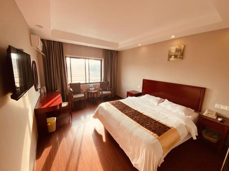Greentree Inn Huai'An Bus Station Golden Eagle Xinya Huaihai Road Business Hotel מראה חיצוני תמונה