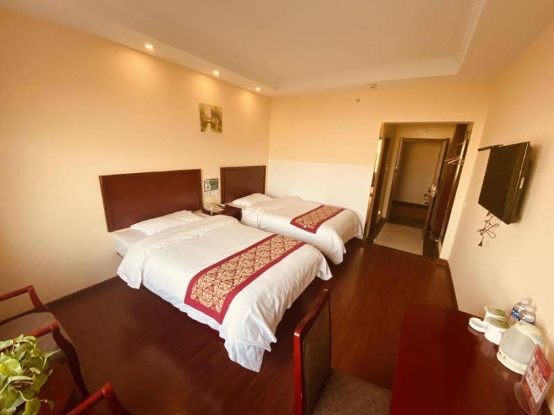 Greentree Inn Huai'An Bus Station Golden Eagle Xinya Huaihai Road Business Hotel מראה חיצוני תמונה