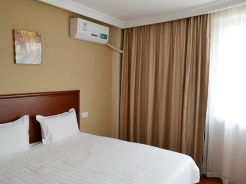 Greentree Inn Huai'An Bus Station Golden Eagle Xinya Huaihai Road Business Hotel מראה חיצוני תמונה