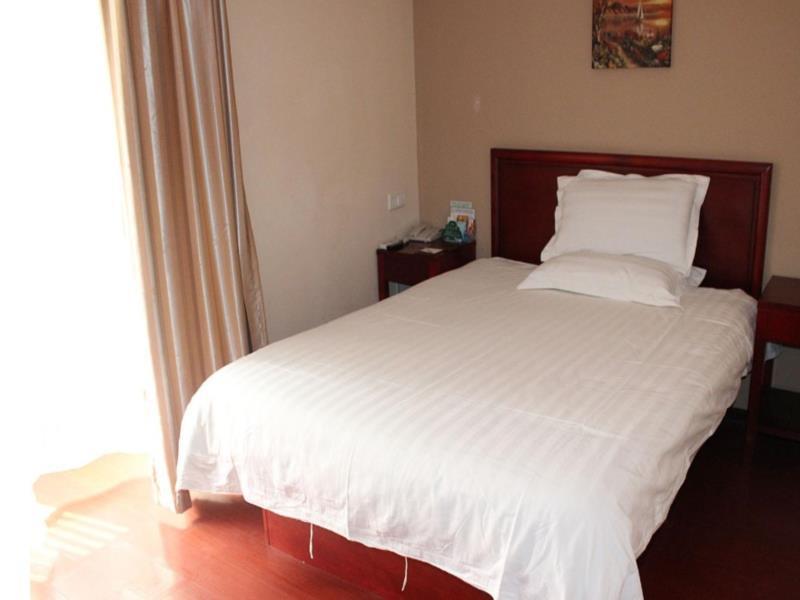 Greentree Inn Huai'An Bus Station Golden Eagle Xinya Huaihai Road Business Hotel מראה חיצוני תמונה