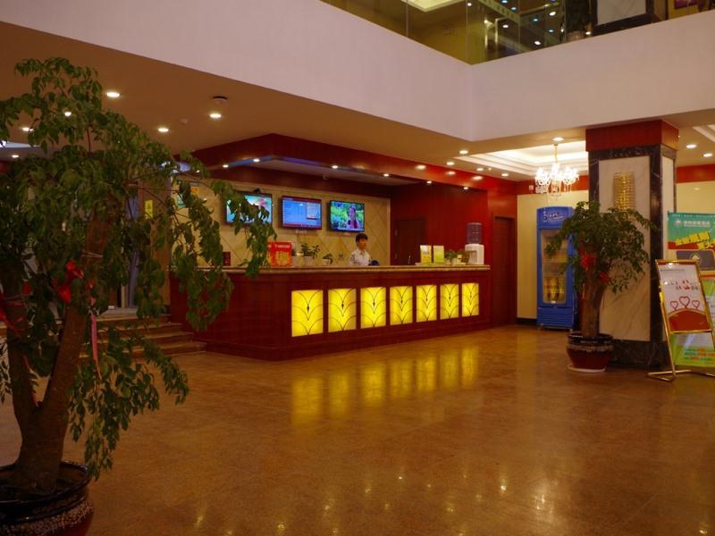 Greentree Inn Huai'An Bus Station Golden Eagle Xinya Huaihai Road Business Hotel מראה חיצוני תמונה