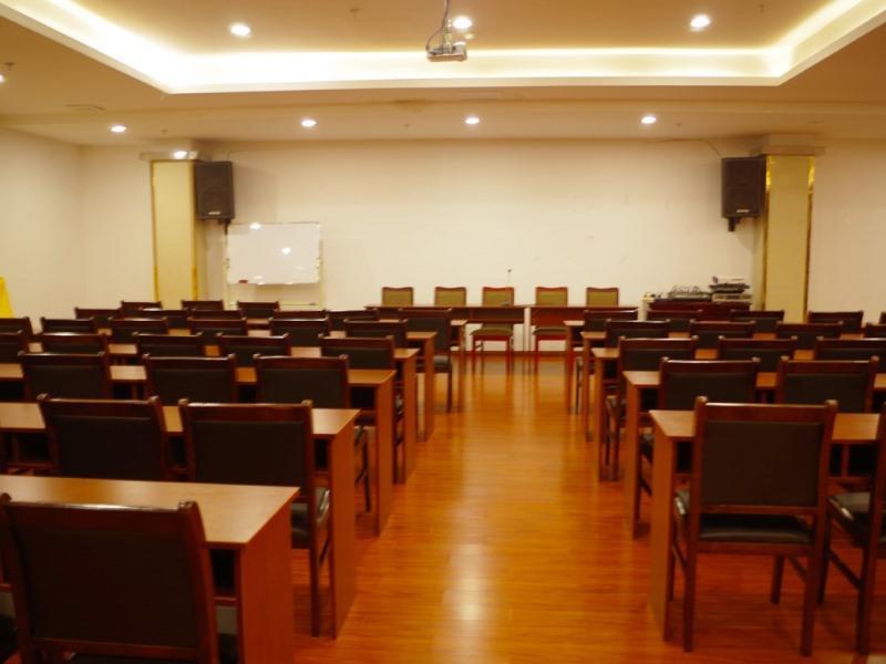 Greentree Inn Huai'An Bus Station Golden Eagle Xinya Huaihai Road Business Hotel מראה חיצוני תמונה