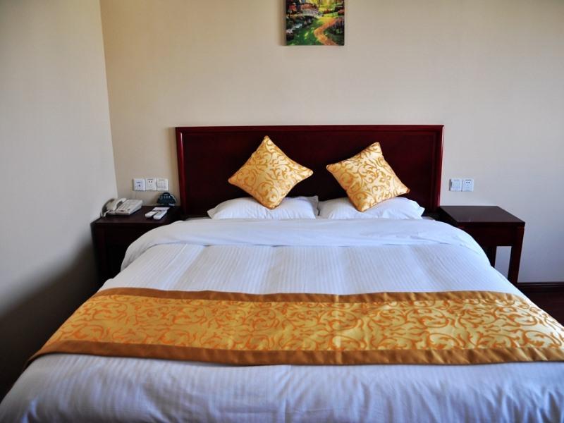 Greentree Inn Huai'An Bus Station Golden Eagle Xinya Huaihai Road Business Hotel מראה חיצוני תמונה
