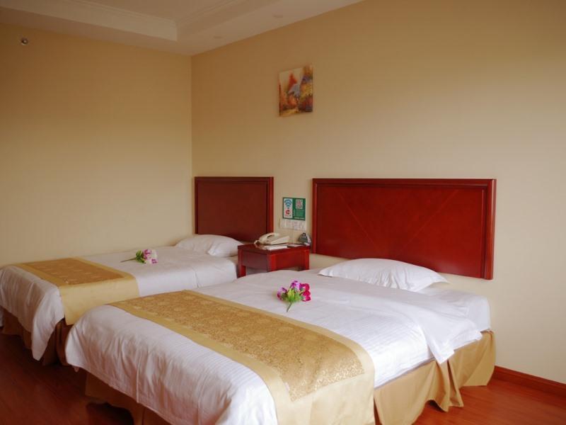Greentree Inn Huai'An Bus Station Golden Eagle Xinya Huaihai Road Business Hotel מראה חיצוני תמונה