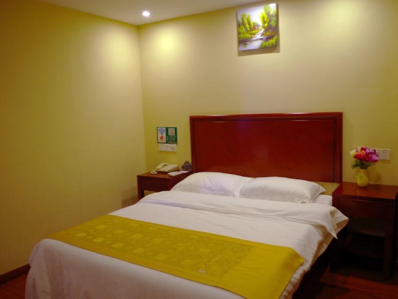 Greentree Inn Huai'An Bus Station Golden Eagle Xinya Huaihai Road Business Hotel מראה חיצוני תמונה