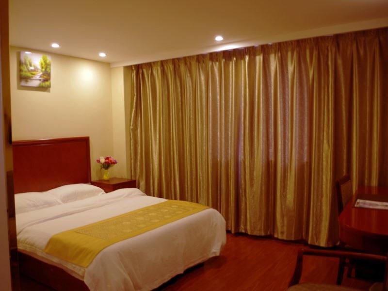 Greentree Inn Huai'An Bus Station Golden Eagle Xinya Huaihai Road Business Hotel מראה חיצוני תמונה
