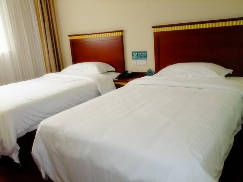 Greentree Inn Huai'An Bus Station Golden Eagle Xinya Huaihai Road Business Hotel מראה חיצוני תמונה