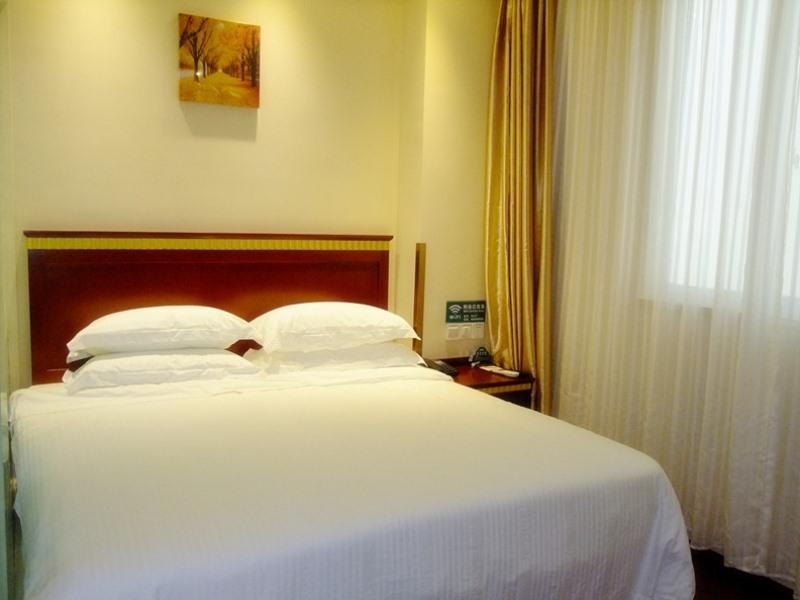 Greentree Inn Huai'An Bus Station Golden Eagle Xinya Huaihai Road Business Hotel מראה חיצוני תמונה
