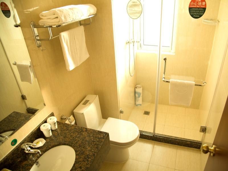 Greentree Inn Huai'An Bus Station Golden Eagle Xinya Huaihai Road Business Hotel מראה חיצוני תמונה