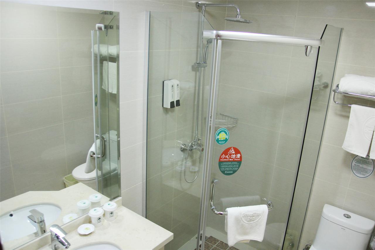 Greentree Inn Huai'An Bus Station Golden Eagle Xinya Huaihai Road Business Hotel מראה חיצוני תמונה