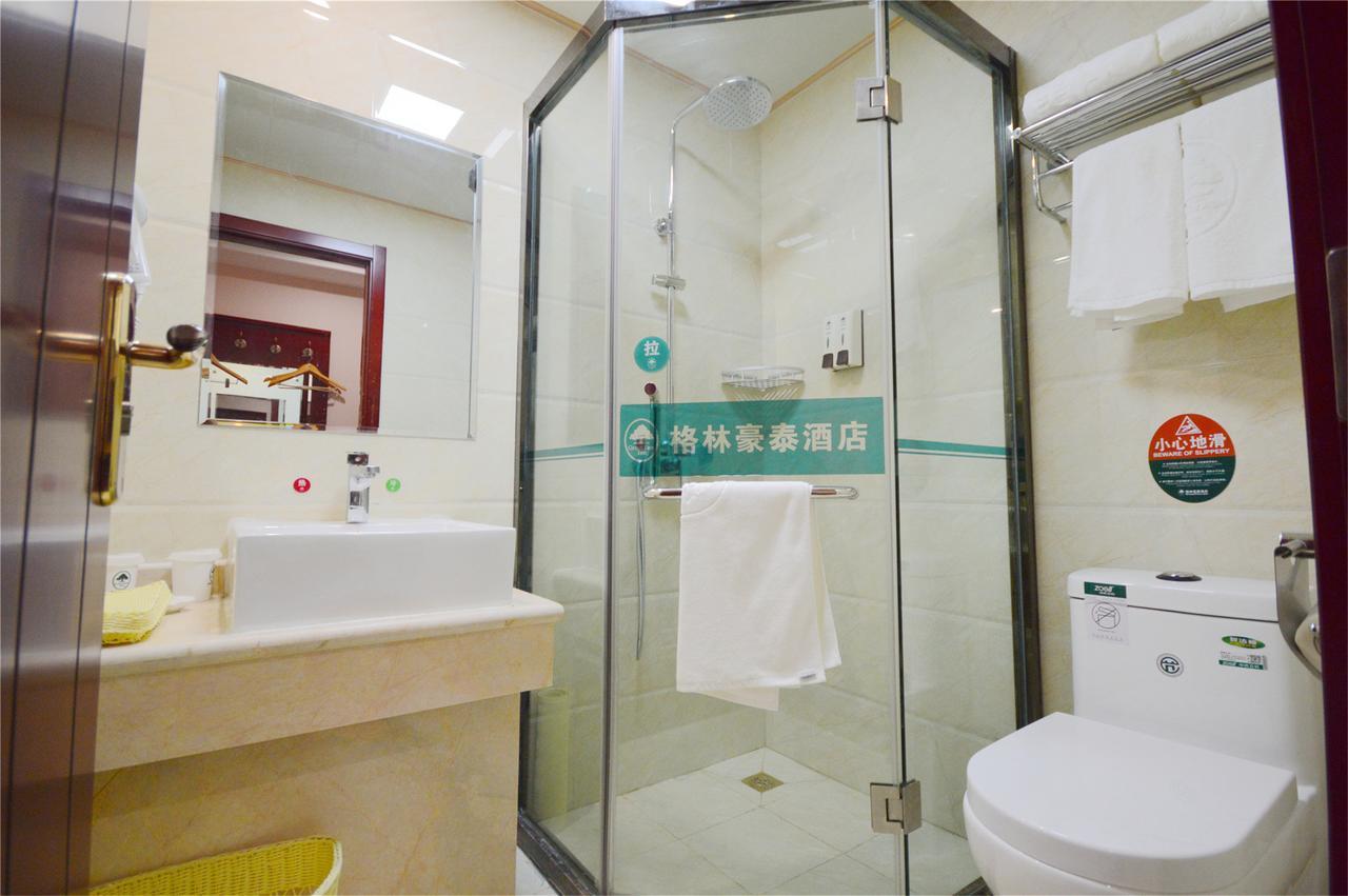 Greentree Inn Huai'An Bus Station Golden Eagle Xinya Huaihai Road Business Hotel מראה חיצוני תמונה