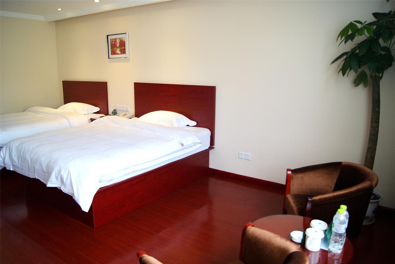 Greentree Inn Huai'An Bus Station Golden Eagle Xinya Huaihai Road Business Hotel מראה חיצוני תמונה