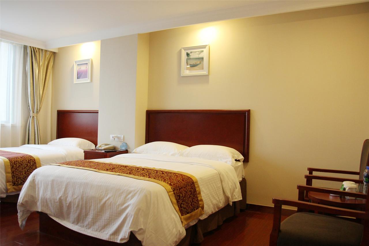 Greentree Inn Huai'An Bus Station Golden Eagle Xinya Huaihai Road Business Hotel מראה חיצוני תמונה