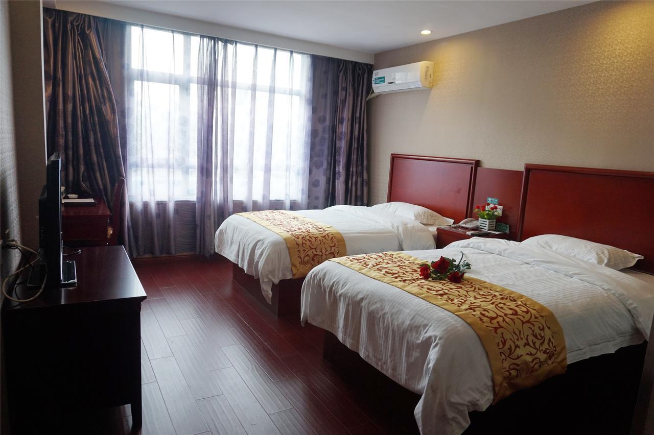 Greentree Inn Huai'An Bus Station Golden Eagle Xinya Huaihai Road Business Hotel מראה חיצוני תמונה