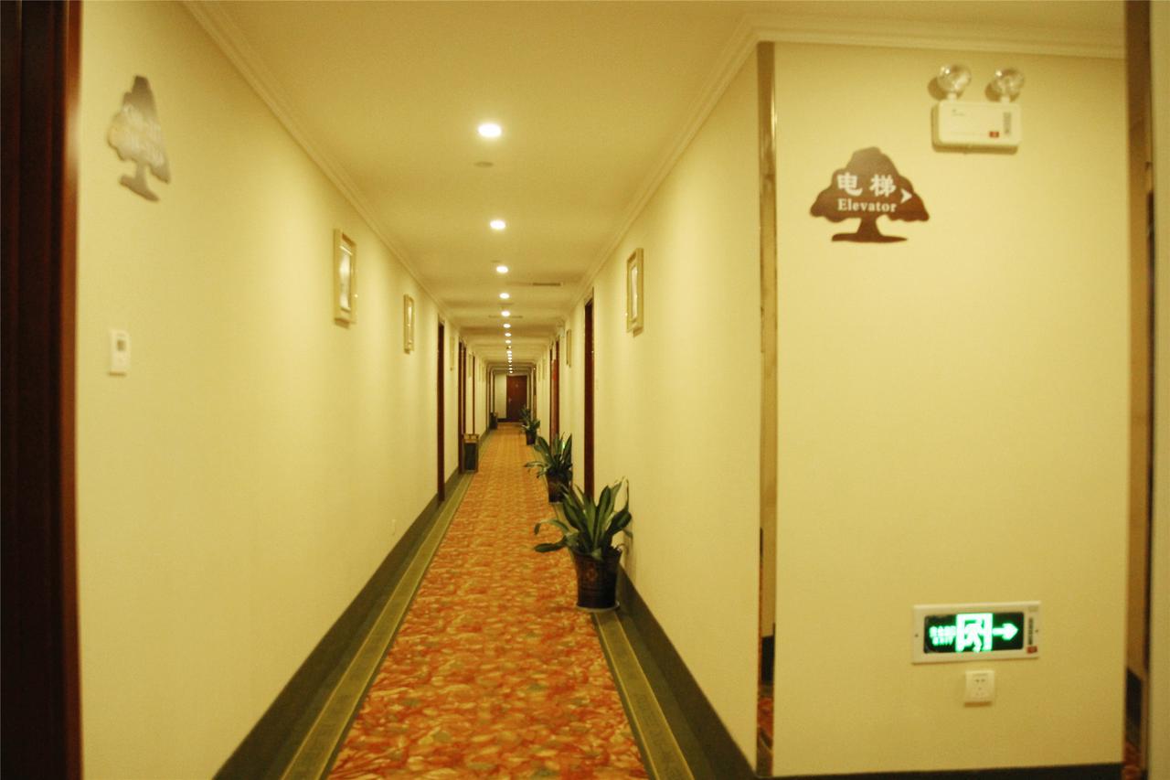 Greentree Inn Huai'An Bus Station Golden Eagle Xinya Huaihai Road Business Hotel מראה חיצוני תמונה
