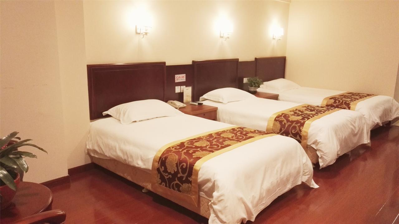 Greentree Inn Huai'An Bus Station Golden Eagle Xinya Huaihai Road Business Hotel מראה חיצוני תמונה